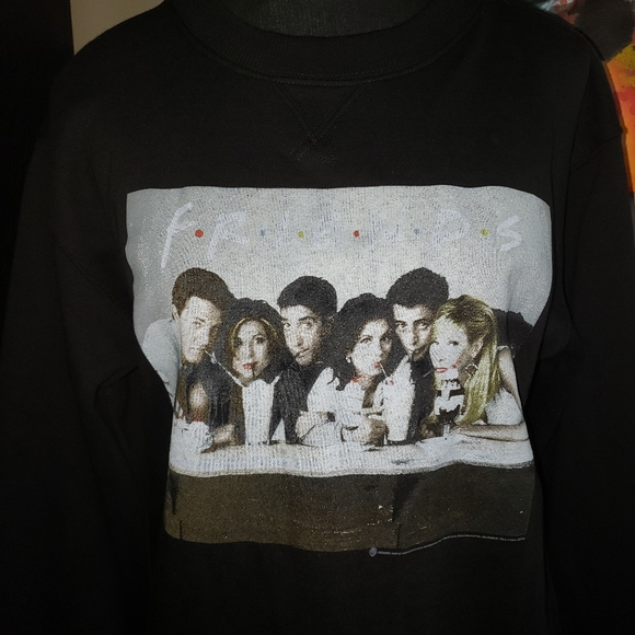 5 For $25✨️Friends Womens Medium Black Longsleeve Oversized Crewneck Sweater - Picture 3 of 6